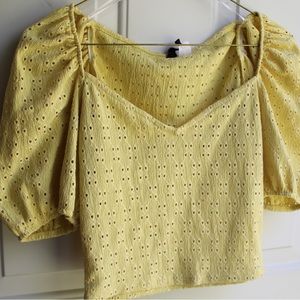 Only worn twice. Its a pretty summer yellow